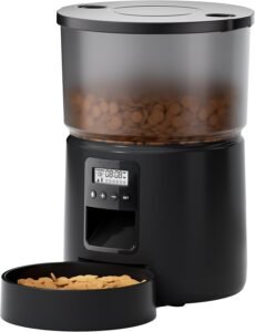 distributeur croquettes chat automatique 3L noir avec écran LCD programmable et gamelle remplie de croquettes