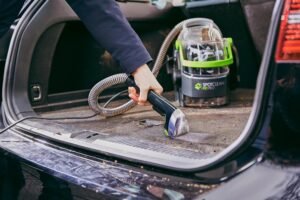 shampouineuse voiture nettoyage coffre tissu après accident animal domestique